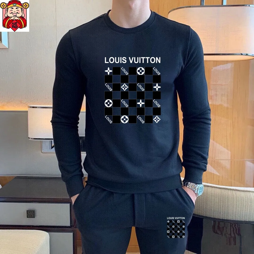 🅿️380 [LV Louis Vuitton] (Fat Man Gospel) hot-selling suit is coming. Focus on the original version of the official website. 2025 new hot-selling sweatshirt suit. The original order is hard to buy🇭🇰. It is the meticulous work of top designers for a fitting and perfect upper body effect. All-natural high-quality Roman cotton 100%, close-fitting comfort, noble and elegant! Original hardware embodies elegance and nobility! Counter size: M-5XL (maximum wear up to 220 pounds)